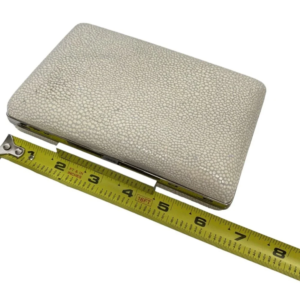 Vince Camuto Small Clutch Handbag Style VC-LUV-MN Group Stingry Color  (READ) - Picture 6 of 9